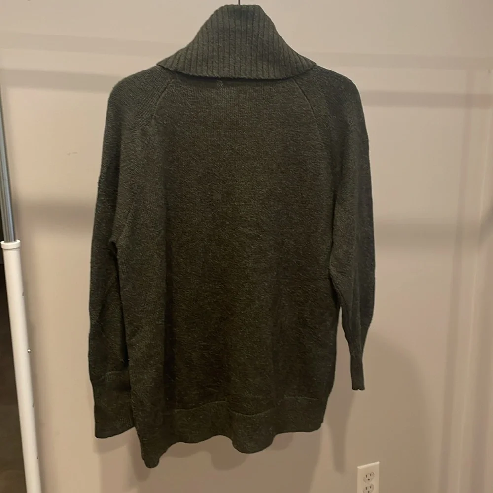 Banana Republic Olive Green Turtleneck Sweater, Fall Sweater, Size M - Picture 2 of 10